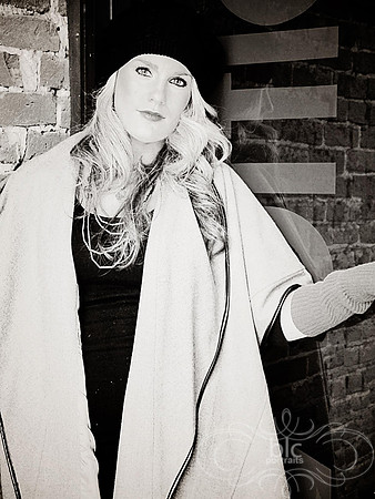 Downtown Lafayette senior portrait